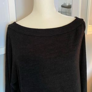 Beeson River black sweater with knotted bottom. 1XL